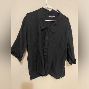 Short sleeve black linen button down